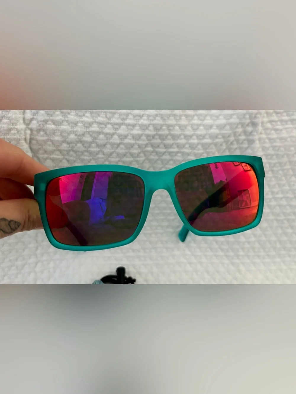Von Zipper bold teal